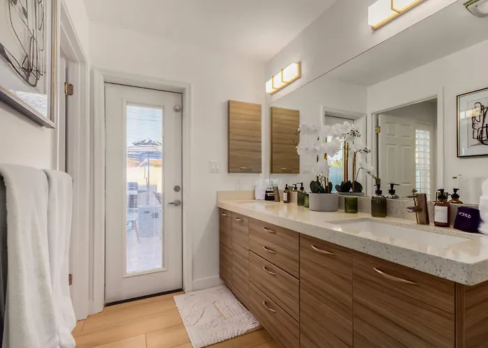 New - The Cypress Family Retreat Holiday home *